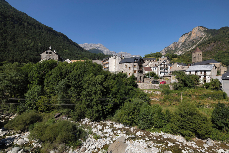 Exterior & Views 2, HOSTAL PAÑART, Huesca