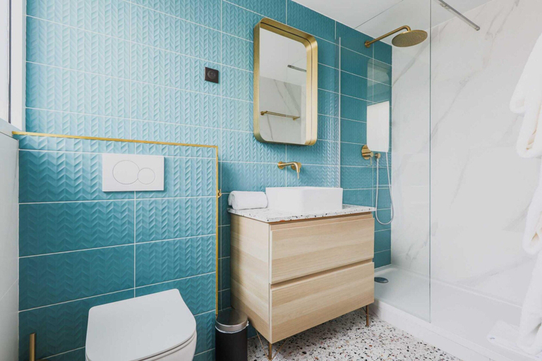 Bathroom 3, Elegant apartment - 2BR/6P - Canal St Martin, Paris