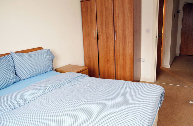 Room 4, Bushwood, Ldn 2bed Apt-balcony-parking, London