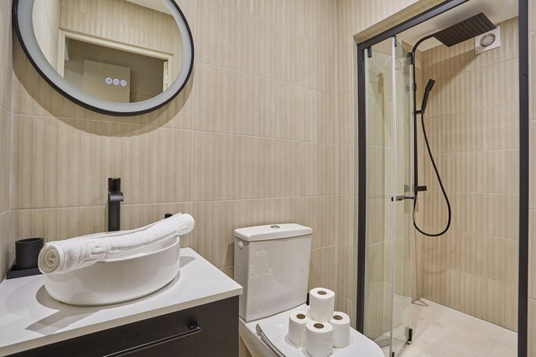 Bathroom, Charmant studio duplex Beaubourg/Le Marais, Paris