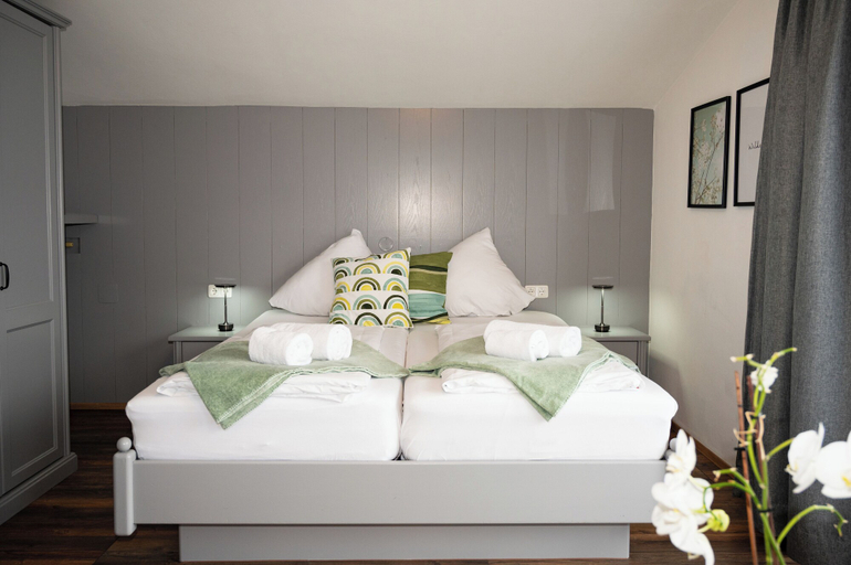 Bedroom 2, Magali's Bed & Breakfast, Zell am See