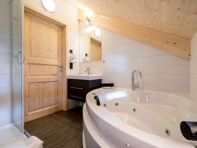 Bathroom 3, Spacious chalet with sauna, Murau