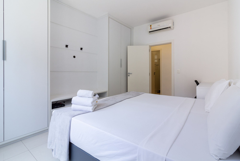 Room 2, Flat in Copacabana 3 Minutes From the Beach Nsc602, Rio de Janeiro