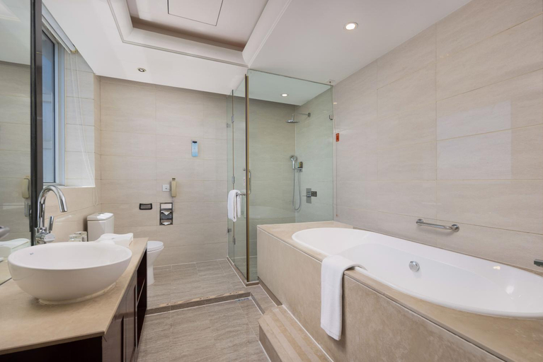 Bathroom 5, Qingdao Grand New Century Hotel, Qingdao