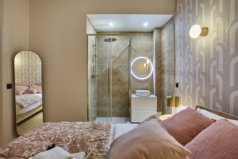 Room 2, Sublime Apartment Beaubourg/le Marais, Paris