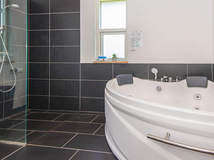 Bathroom 4, 4 Star Holiday Home in Silkeborg, Silkeborg