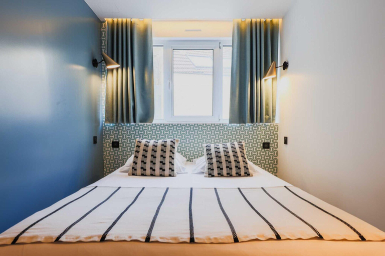 Bedroom 4, Elegant Apartment - 2br/6p - Canal St Martin, Paris