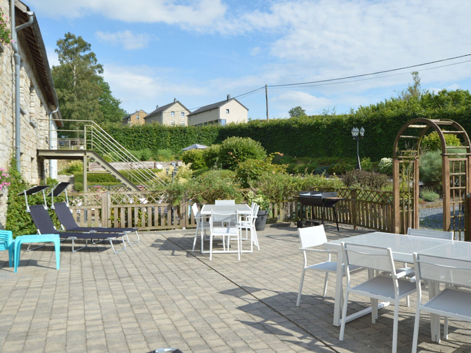 Dining 2, Fine Holiday House with Sauna & Large Terrace near Malmedy, Liège