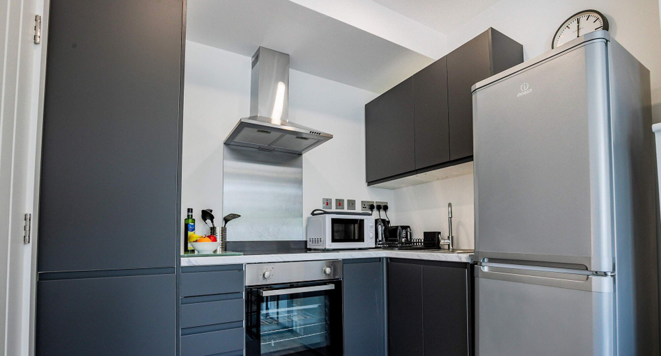 Room 2, Host Stay Croydon Road Dwelling, Surrey