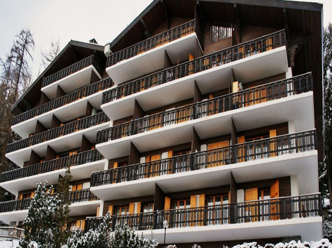 Exterior 5, Radiant Apartment Facing Hills, Sion