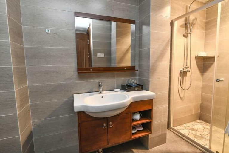 Bathroom 3, Zhoujia Shanfang Family Hostel, Nanping