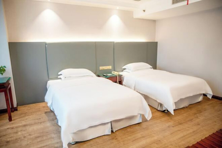 Bedroom 3, Chengtoushan International Hotel, Changde
