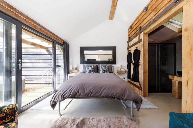 Bedroom 3, Romantic Countryside Lodge With Hot Tub, West Sussex