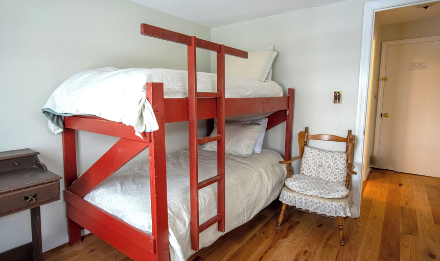 Bedroom 2, Cooper Hill Inn, Windham