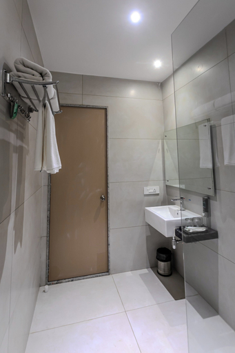 Bathroom 5, World Inn, Visakhapatnam