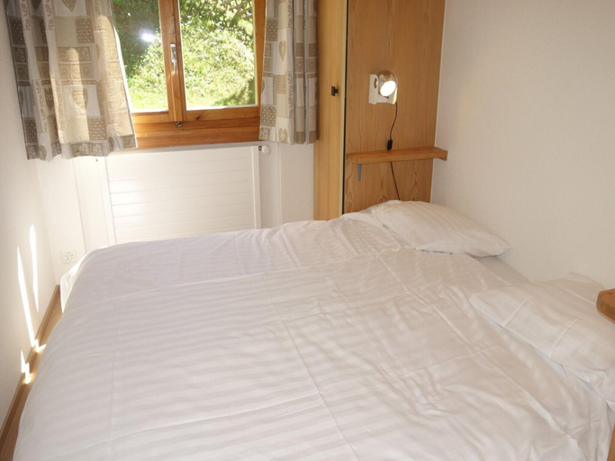 Room 3, Apartment With Laundary Facilities, Conthey