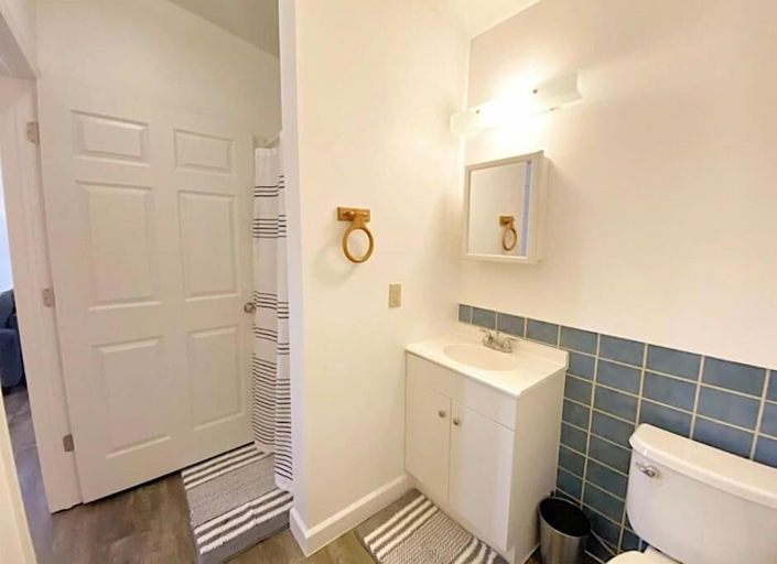 Bathroom 2, Island Breeze, Mackinac