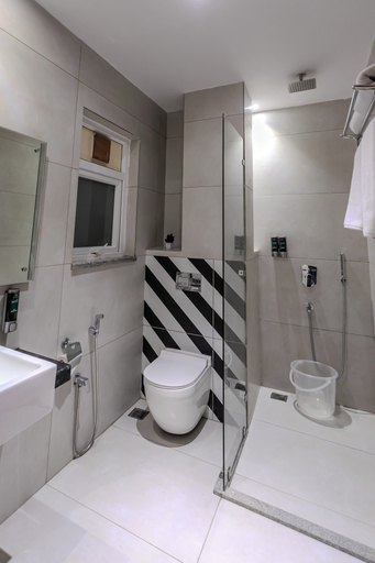 Bathroom 2, World Inn, Visakhapatnam