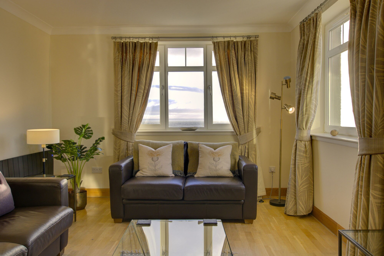 Room 5, No 10 The Links Apartment Brora, Highland