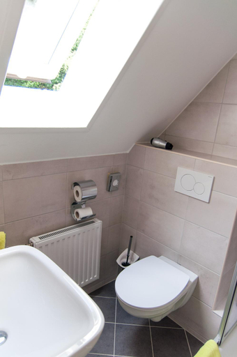 Bathroom 12