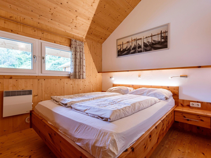 Room 5, Luxurious Chalet in Sankt Georgen ob Murau with Hot Tub, Murau
