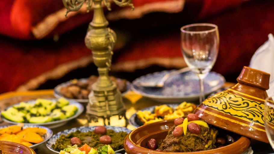 Food & Drinks 5, Room in B&B - Riad Authentic Palace & Spa - Royale Suite Al Cazar, Fès