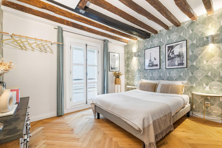Room 5, Amazing Historical Parisien Loft Next TO Louvre Area ! 6, Paris
