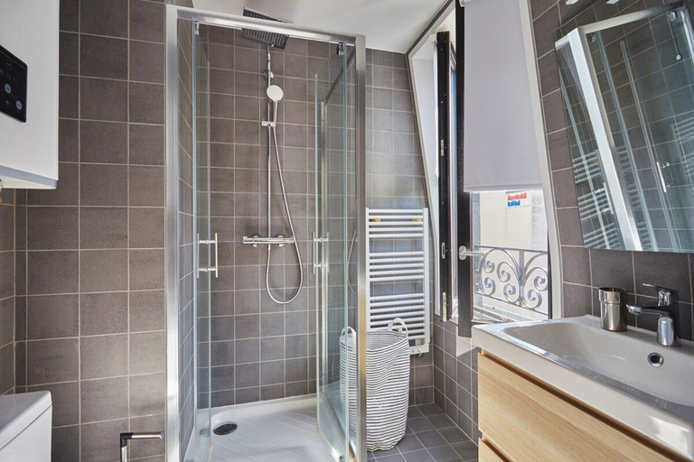Bathroom 5, New Apartment Boulogne Facing "les Passages", Hauts-de-Seine
