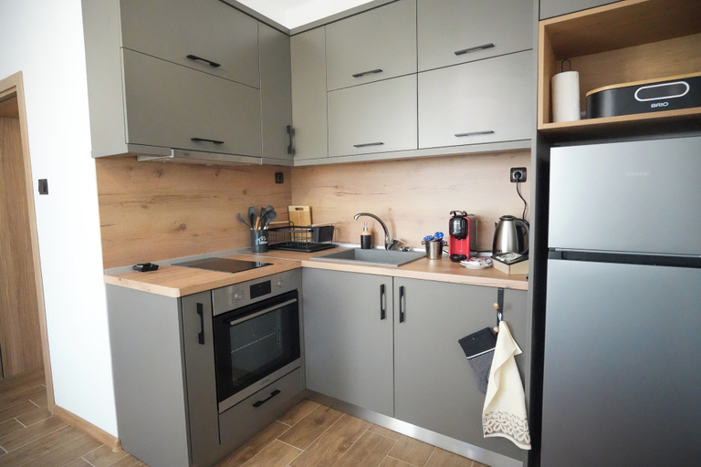 Private kitchen 5, 2 Bed Apt - Sleeps 4, Terrace & Pet Friendly, Sandanski