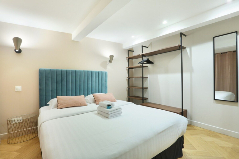 Room 4, New Apartement Center of Paris Montorgueil, Paris