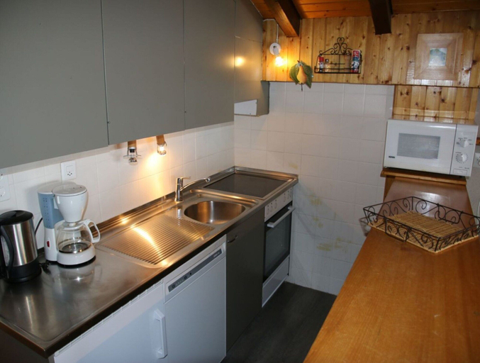 Private kitchen 3, Mystical Apartment With Mountain View, Sion