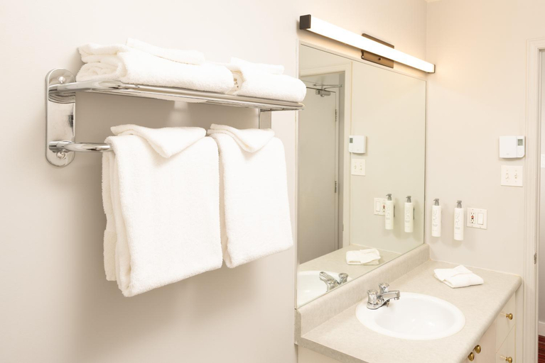 Bathroom 4, Hotel Du Nord, Communauté-Urbaine-de-Québec