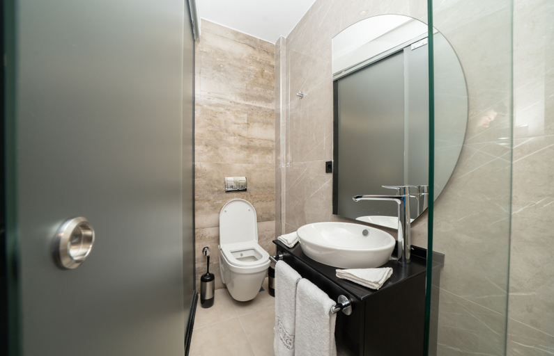 Bathroom 5, Fama Karakoy, Beyoğlu