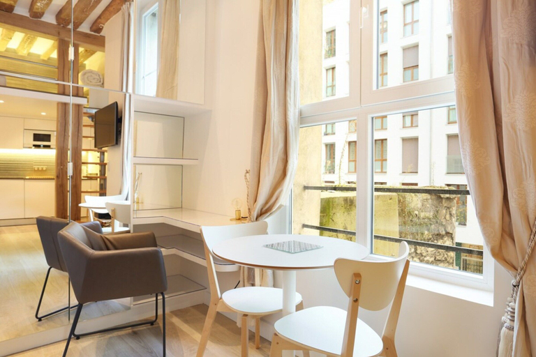 Dining, Charming Triplex Le Marais/Beaubourg, Paris