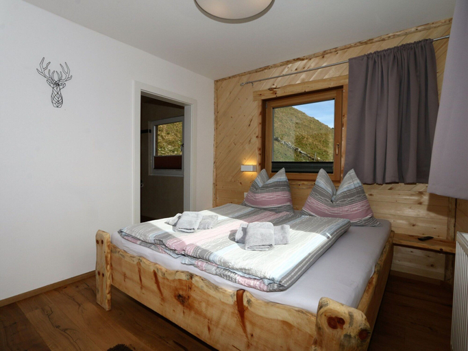 Room 2, Alpine Pasture in the Zillertal Mountains, Schwaz