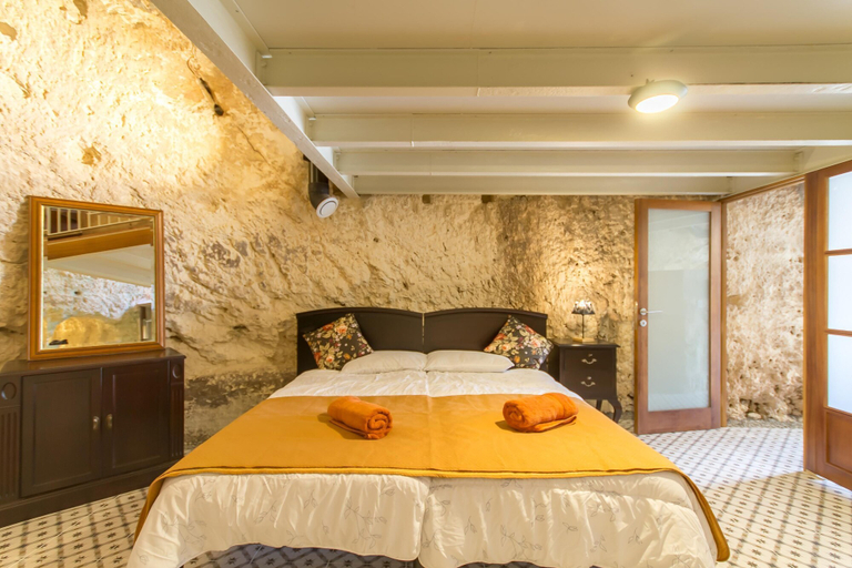 Room 5, Pleasant Stone House Jacuzzi St Martin