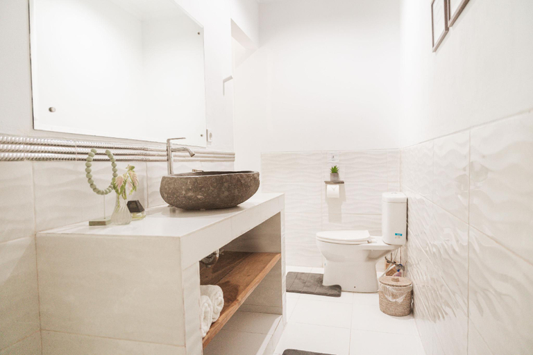 Bathroom 7