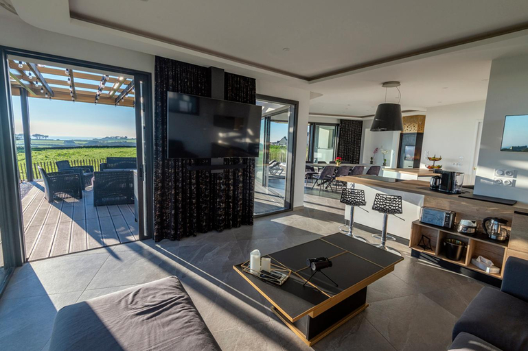 Others 3, Sea view holiday villa with private spa Brittany, Finistère