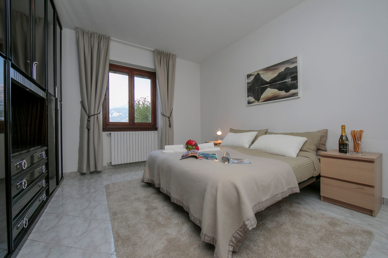 Room 3, Sonenga Panoramic Terrace, Como
