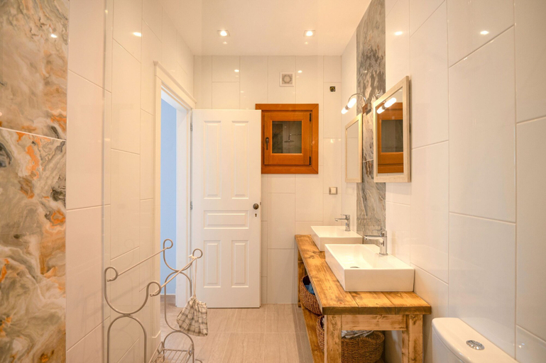 Room 2, Bee Tree Villa in Corfu, Ionian Islands