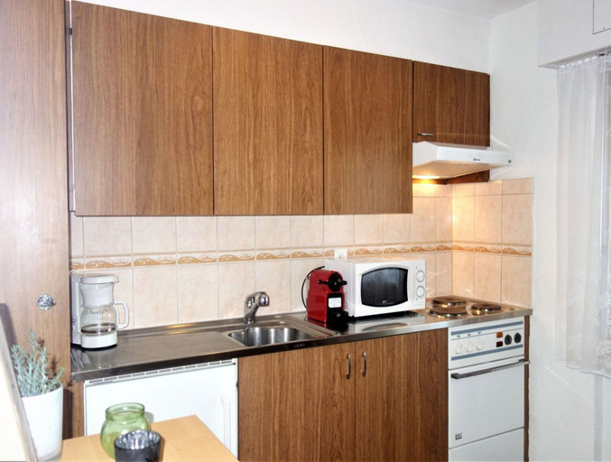 Private kitchen 2, Scenic Mountain View Apartment, Sion