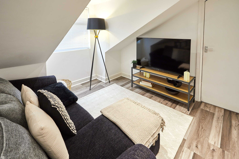 Room 5, Host Stay Trafalgar Road, Birmingham