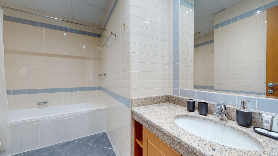 Room 3, JLT - Madison Residency 1006, Dubai