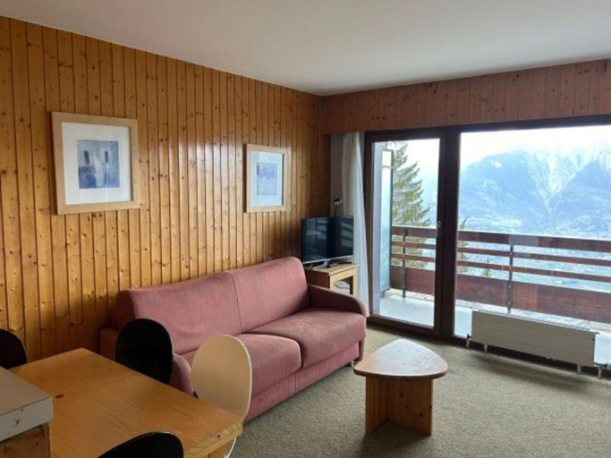 Dining 4, Marvelous Studio Apartment for Four, Sion