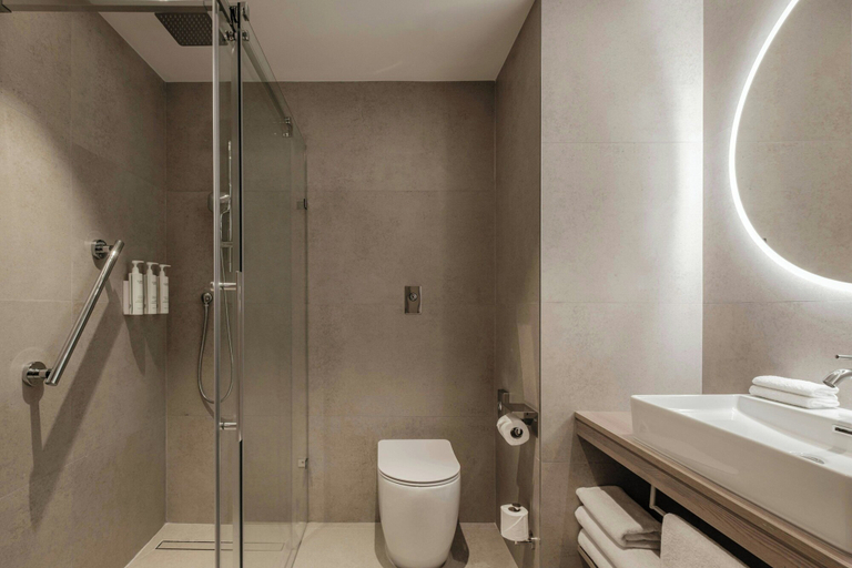 Bathroom 3, Courtyard by Marriott Sliema