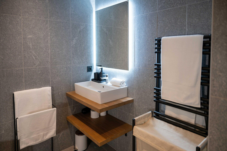 Bathroom 3, Charming Apt With View 2bd/6p -residence in Mega\"ve, Haute-Savoie