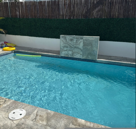 Room 4, Otium Vacation Rental With Pool Steps From The Beach Parking Pet Friendly