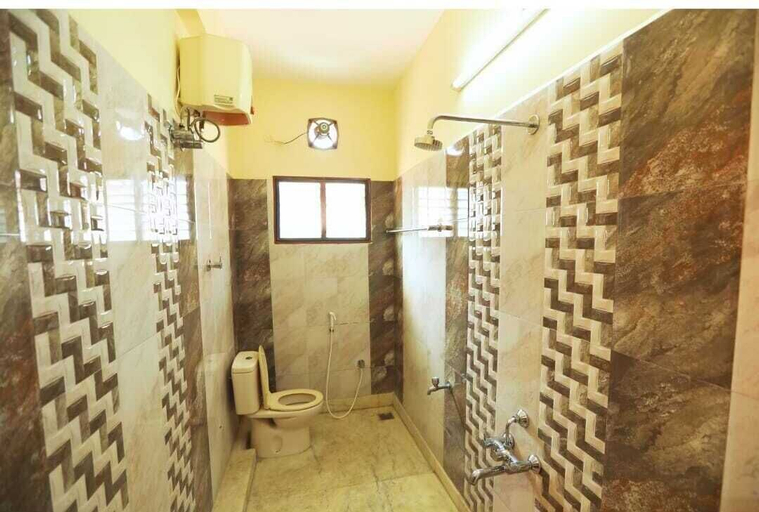 Bathroom 4, Dreams Neelankarai, Kancheepuram