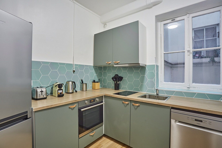 Private kitchen 2, Sublim Apartment Beaubourg/le Marais, Paris