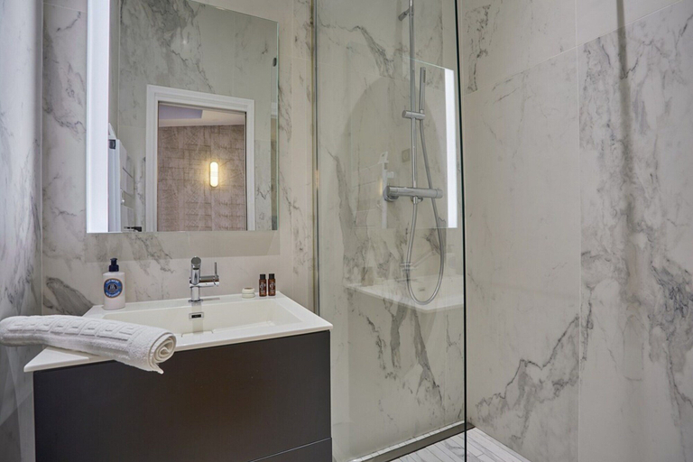 Bathroom 3, Superb & New Apartment Saint Germain des Pres, Paris